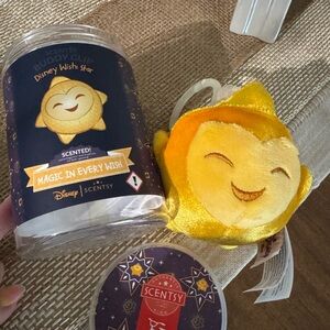 Scentsy Disney Wish Star Scent Buddy Clip - Bright Yellow Plush